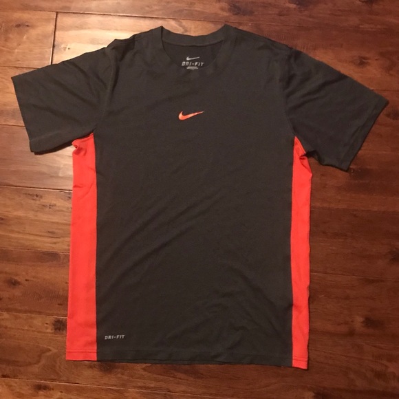 Nike Shirt - Picture 1 of 1